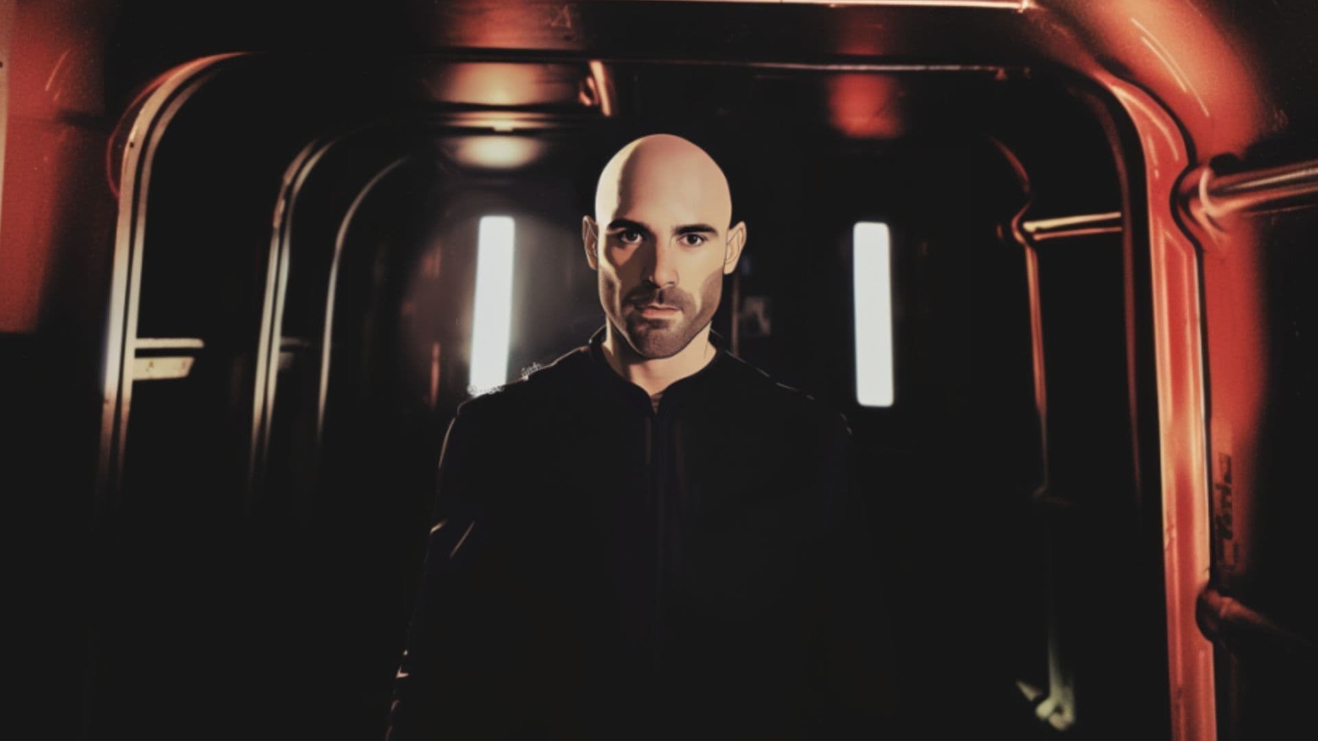 EpisodeListItem-module-scss-module__QKfe0a__speaker_name